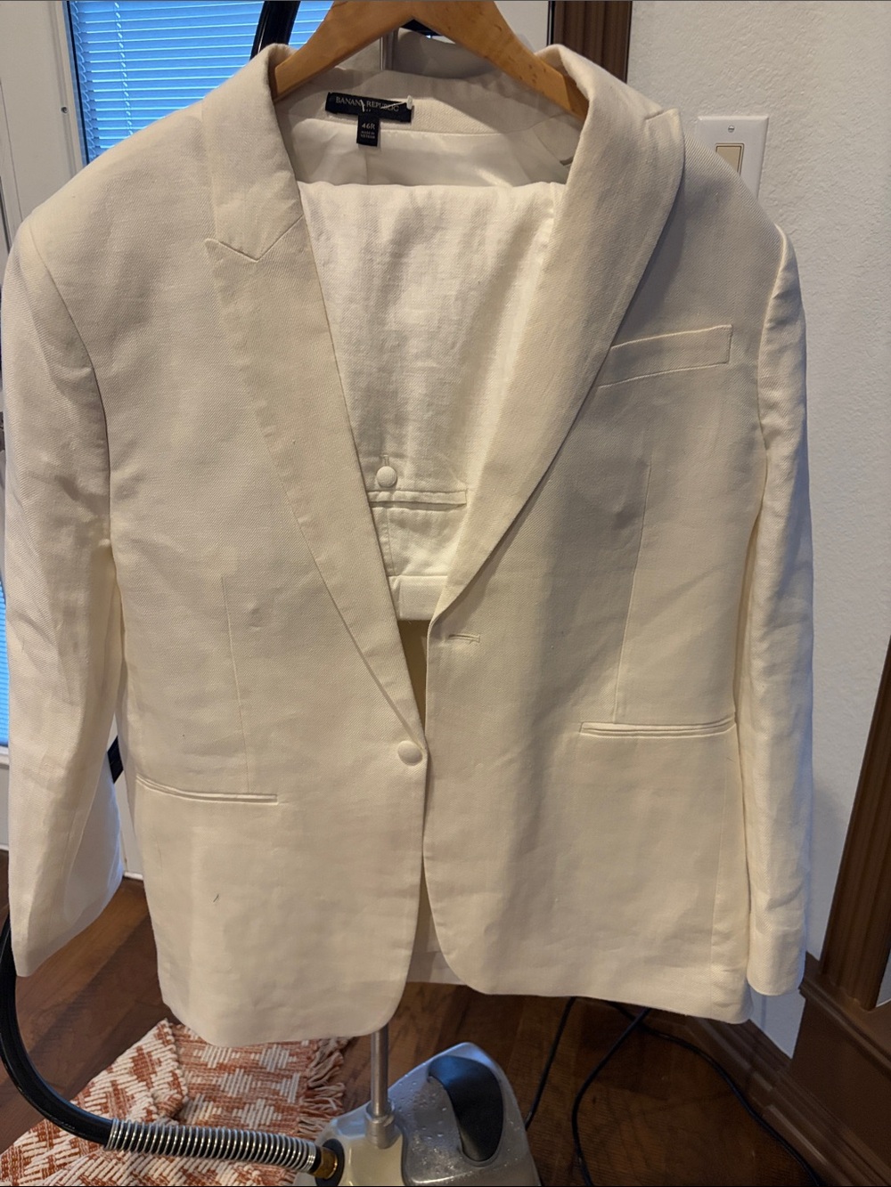 Banana Republic White Linen Blend Suit Set – Blazer & Pants – 46R / 34x30